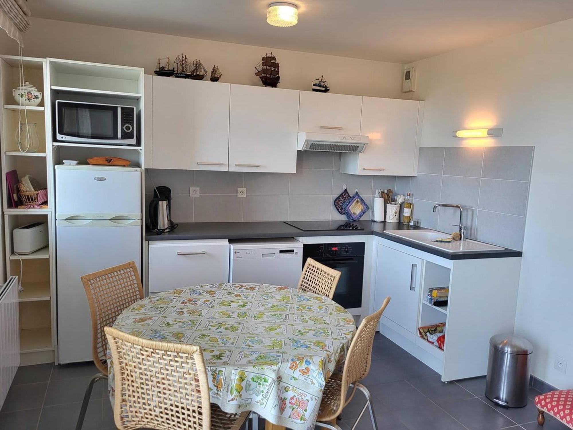Appartement Rez-De-Jardin, Front De Mer, 4 Pers, Calme, Wifi Gratuit - Fr-1-465-46 Merville-Franceville-Plage Ngoại thất bức ảnh